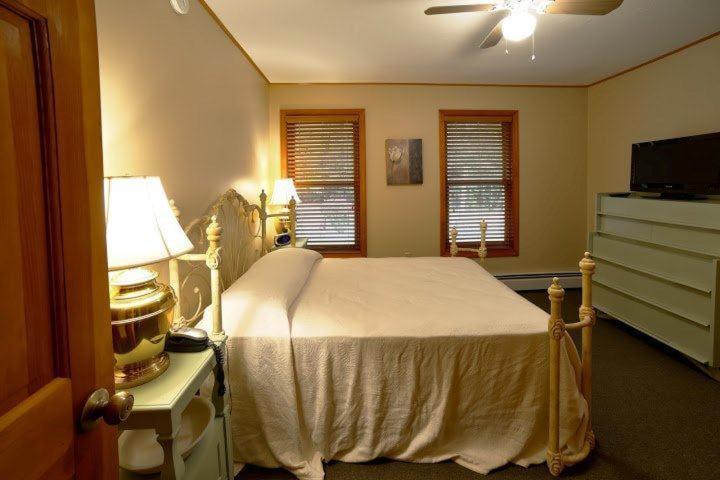 White Mountain Experience Hotel Jackson Bagian luar foto